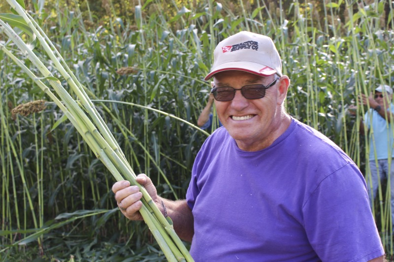 ["Appalachian Acres in Tallmansville, West Virginia, is owned and operated by Donnie Tenney and Lorelie Nicolas-Tenney. On September 28, 2017, they gathered with family and friends, including Nicolas-Tenney's mother Liz Villegas, seedsaver and farmer Charlie Radabaugh (of Radabaugh Farm in Buckhannon, WV), and seedsaver, farmer, and chef Mike Costello (of Lost Creek Farm in Lost Creek, WV), to harvest, process and boil sorghum into syrup."]%