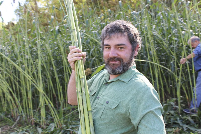 ["Appalachian Acres in Tallmansville, West Virginia, is owned and operated by Donnie Tenney and Lorelie Nicolas-Tenney. On September 28, 2017, they gathered with family and friends, including Nicolas-Tenney's mother Liz Villegas, seedsaver and farmer Charlie Radabaugh (of Radabaugh Farm in Buckhannon, WV), and seedsaver, farmer, and chef Mike Costello (of Lost Creek Farm in Lost Creek, WV), to harvest, process and boil sorghum into syrup."]%