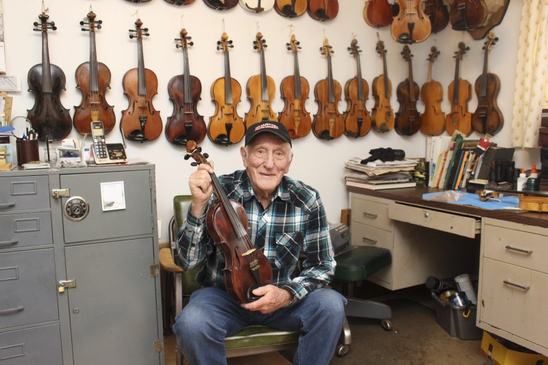 ["Ray Fought is a self-taught fiddler and fiddle maker living in Parkersburg, West Virginia."]%