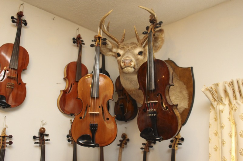 Ray Fought is a self-taught fiddler and fiddle maker living in Parkersburg, West Virginia.