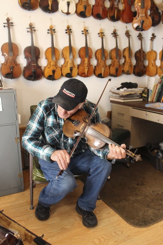 ["Ray Fought is a self-taught fiddler and fiddle maker living in Parkersburg, West Virginia."]%