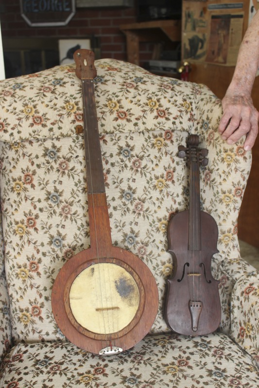 ["Frank George (October 6, 1928  November 15, 2017), a Bluefield native, was a banjo player, fiddler, and piper, who also played piano, organ, hammer and lap dulcimer, and was a walking compendium of West Virginia traditional music history and jokes. He was the recipient of the 1994 Vandalia Award, West Virginias highest folklife honor.  Jane George (November 11, 1922  February 19, 2018) helped launch the craft revival in the Mountain State through extensive fieldwork with traditional artists, educational programming, and by co-founding the Mountain State Art & Craft Fair at Cedar Lakes. She also hosted Mountain Heritage weekends and Kanawha County Parks Mountaineer Day Camps to teach young mountaineers about their cultural heritage, founded two Scottish dance troupes, and served as a 4-H agent in multiple counties. She was the 1993 Vandalia Award recipient."]%