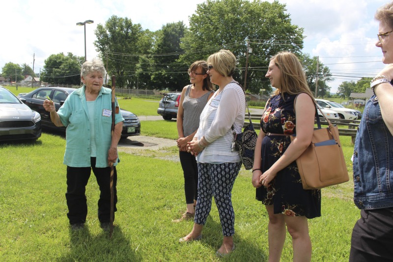 ["Herbarist [herbalist] Marion Harless of Kerens, West Virginia, is a co-founder of the Mountain State Organic Growers and Buyers Association and the West Virginia Herb Association, and has taught widely on medicinal herbs, edible landscaping, and native plants. Harless led a 2018 apprenticeship in green traditions with Kara Vaneck of Weston as part of the 2018 West Virginia Folklife Apprenticeship Program, supported in part by the National Endowment for the Arts. Read our feature on Harless apprenticeship with Vaneck here: https://wvfolklife.org/2018/12/20/2018-master-artist-apprentice-feature-marion-harless-kara-vaneck-green-traditions/Read Emily Hilliards article on Marion Harless here and in the Spring 2019 issue of Goldenseal Magazine: https://wvfolklife.org/2019/03/22/the-state-folklorists-notebook-people-need-to-know-about-plants-herbarist-marion-harless/"]%