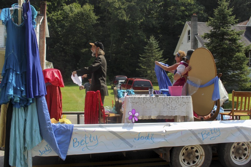 ["The Helvetia Community Fair, located in the Swiss community of Helvetia in Randolph County, is one of the oldest agricultural fairs in West Virginia. Activities include a parade in Swiss costume, alphorn music, Swiss folk dancing and singing, fahnenschwingen (flag twirling), a crafts, food, and canning exhibition, field events, an archery shoot, and more.Learn more in Emily Hilliard's Bitter Southerner piece on Helvetia's seasonal celebrations, including the Community Fair: https://bittersoutherner.com/my-year-in-helvetia-west-virginiaAnd in the Helvetia Foodways Oral History Project conducted by the West Virginia Folklife Program in partnership with the Southern Foodways Alliance: https://www.southernfoodways.org/oral-history/helvetia-west-virginia/"]%