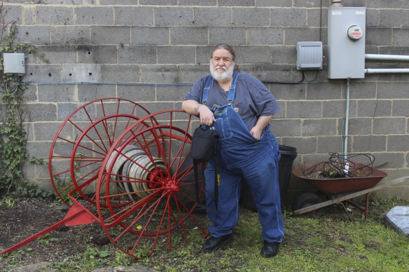 ["Thomas Alan Cathead Johnston (b. 1952) is a bluegrass and country musician from McDowell County, WV. He is a former bassist in Mel Streets band The Swing Kings and his songs have been recorded by Del McCoury, Tommy Webb, and others."]%